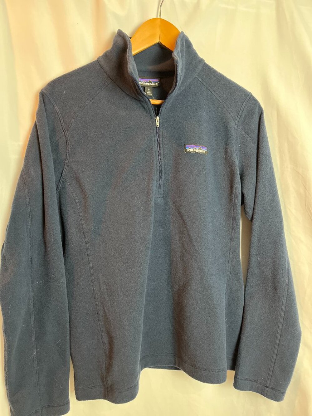Women's Navy Patagonia Fleece 1/4 zip Size M, NWT